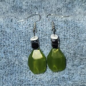 Elegant Green and Black Teardrop Earrings